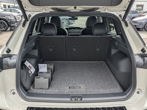 New 2026 Volkswagen Tiguan SE R-Line image 29