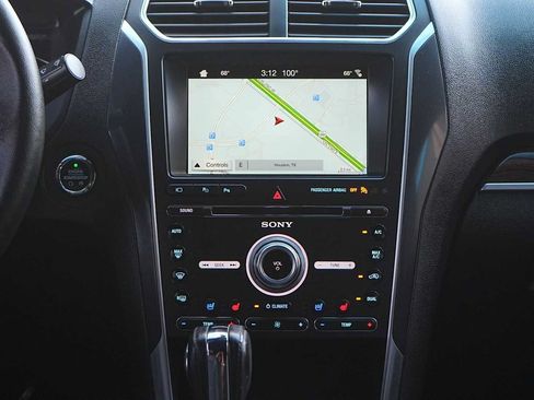 Used 2018 Ford Explorer Limited w/ Equipment Group 301A FWD image 20
