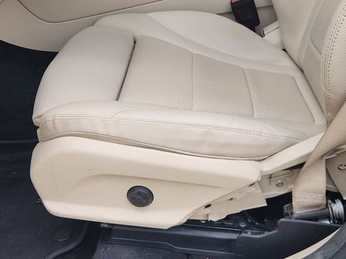 Used 2020 Mercedes-Benz GLC 300 image 24
