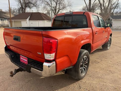 Used 2016 Toyota Tacoma SR5 image 7