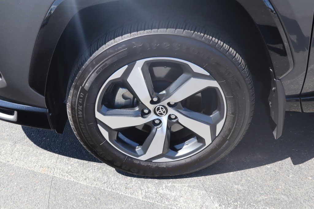 Used 2021 Toyota RAV4 SE w/ Weather & Moonroof Package AWD/4WD image 14