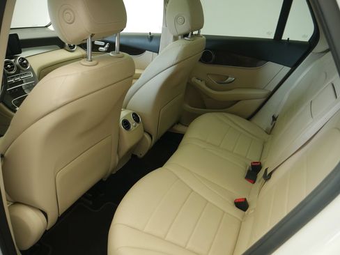 Used 2022 Mercedes-Benz GLC 300 4MATIC image 22