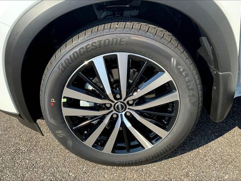 New 2025 Nissan Pathfinder Platinum w/ Cargo Package image 13