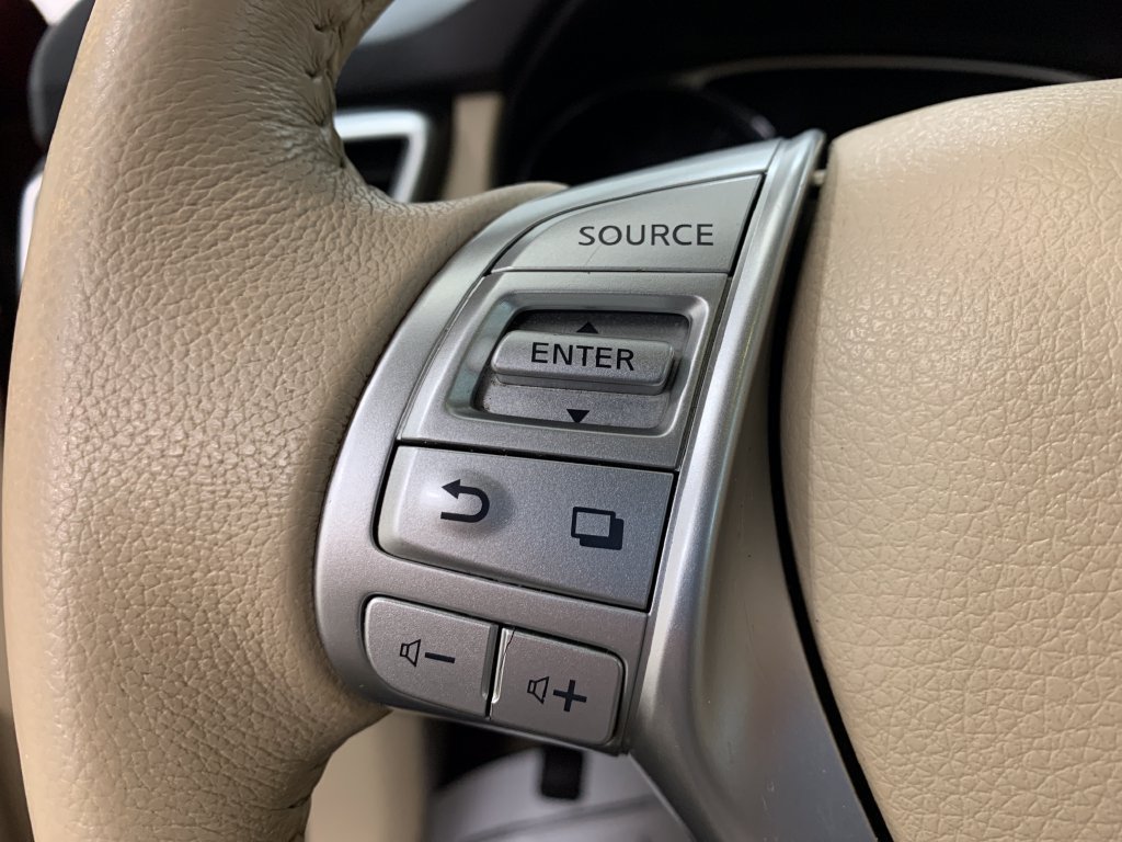 Used 2015 Nissan Rogue SL FWD image 22