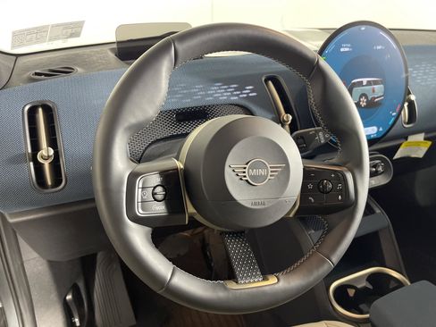 Used 2025 MINI Cooper Countryman S w/ Comfort Package Max image 15