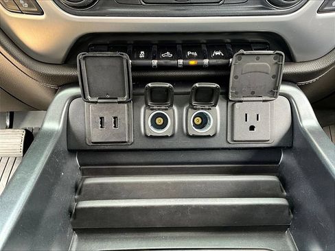 Used 2018 GMC Sierra 1500 SLT AWD/4WD image 18