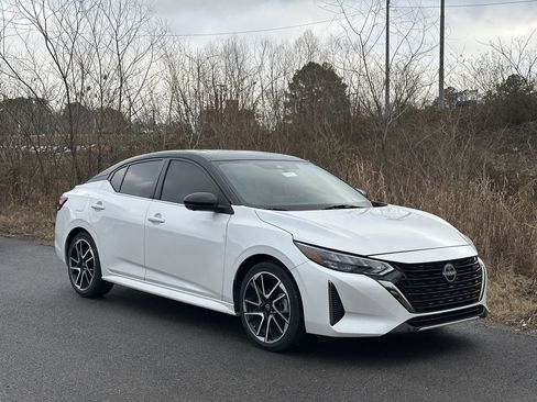 Used 2024 Nissan Sentra SR w/ SR Premium Package image 1