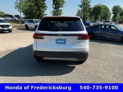 Used 2025 Toyota Grand Highlander AWD image 5
