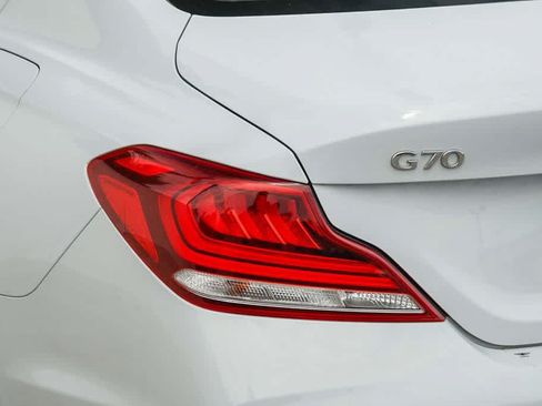 Used 2020 Genesis G70 2.0T RWD image 9
