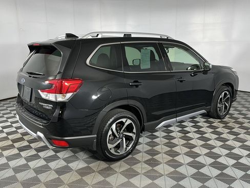 Used 2024 Subaru Forester Touring AWD/4WD image 32