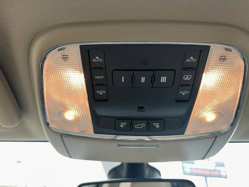 Used 2020 Jeep Grand Cherokee Limited w/ Luxury Group II image 19