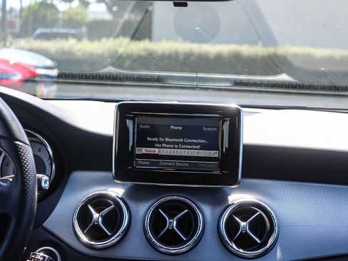 Used 2014 Mercedes-Benz CLA 250 image 18