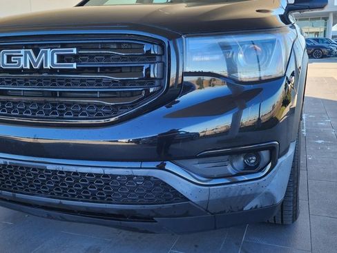 Used 2019 GMC Acadia SLT w/ Black Edition image 2