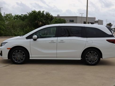 New 2026 Honda Odyssey Touring image 5