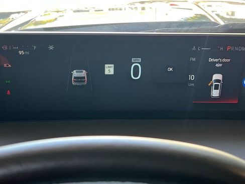 Used 2025 Ford Expedition Platinum AWD/4WD image 32