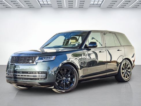 Used 2025 Land Rover Range Rover SE image 1