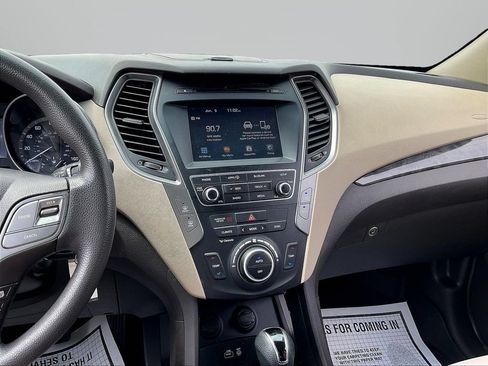 Used 2017 Hyundai Santa Fe Sport FWD image 9