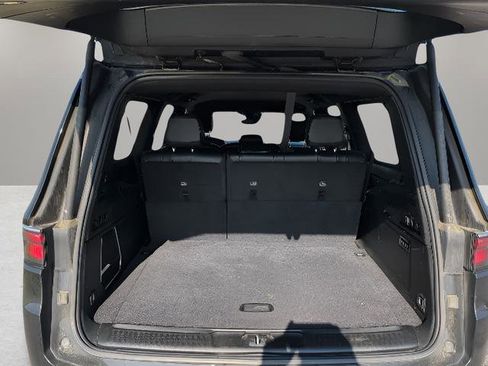 Used 2023 Jeep Wagoneer L Series II image 9