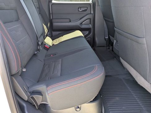 Used 2022 Nissan Frontier PRO-4X w/ Technology Package image 17