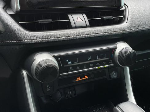 Used 2025 Toyota RAV4 LE FWD image 20