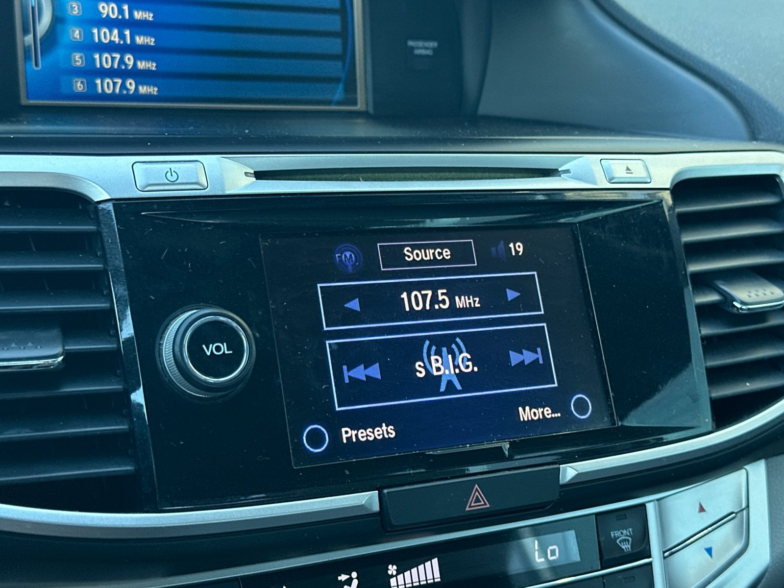 Used 2014 Honda Accord EX-L image 17