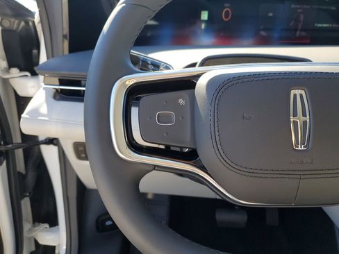 New 2026 Lincoln Nautilus Premier AWD/4WD image 24