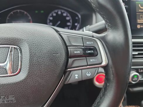 Used 2018 Honda Accord Sport image 19