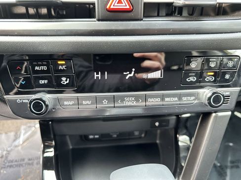 Used 2024 Kia Seltos SX w/ SX Sunroof Package image 17