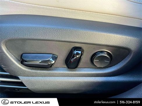 Used 2023 Lexus UX 250h FWD image 23