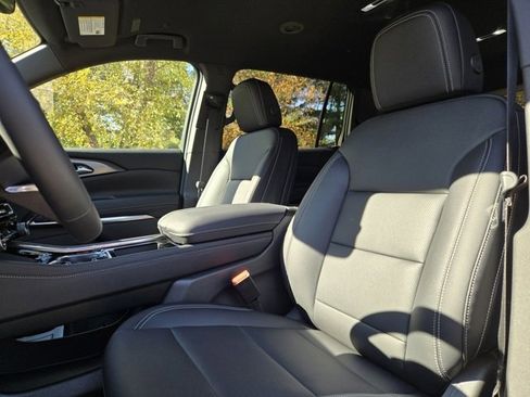 New 2026 Chevrolet Traverse LT w/ Driver Confidence Package image 15