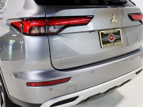 Used 2022 Mitsubishi Outlander SE image 68