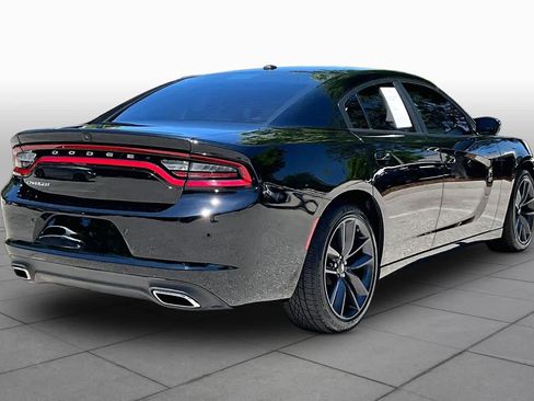 Used 2019 Dodge Charger SXT w/ Leather Interior Group RWD image 13