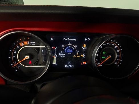 Used 2023 Jeep Wrangler Unlimited Rubicon AWD/4WD image 16