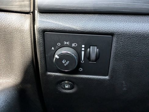 Used 2019 Jeep Grand Cherokee Altitude image 26