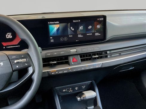 Used 2025 Kia K4 FWD image 9
