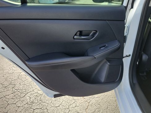 Used 2025 Nissan Sentra SV w/ Trunk Package image 10