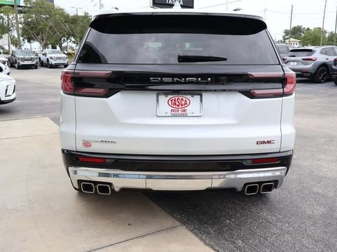 Used 2025 GMC Acadia Denali FWD image 7