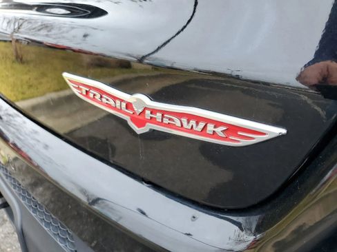 Used 2018 Jeep Compass Trailhawk w/ Leather Interior Group AWD/4WD image 7