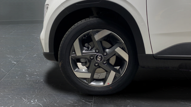 New 2026 Hyundai Venue SEL FWD image 30