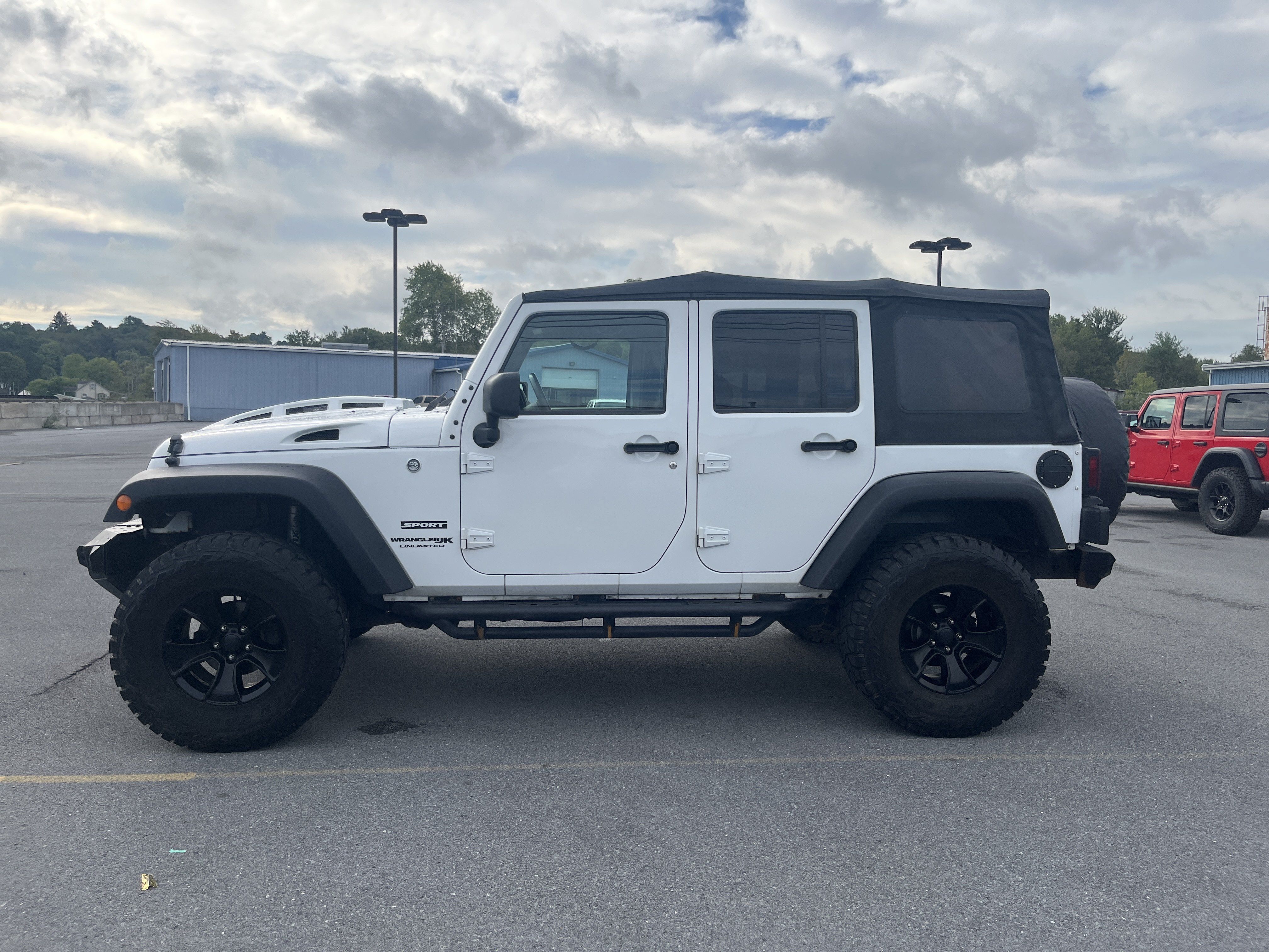Used 2018 Jeep Wrangler Unlimited Sport S AWD/4WD image 13