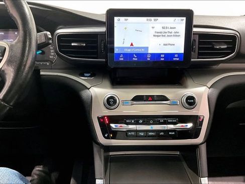 Used 2022 Ford Explorer XLT w/ XLT Sport Appearance Package image 15