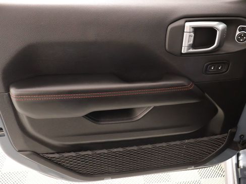 Used 2025 Jeep Gladiator Rubicon image 16