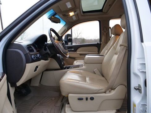 Used 2011 GMC Sierra 3500 Denali image 21