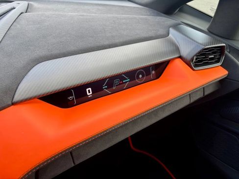 Used 2025 Lamborghini Revuelto AWD/4WD image 26