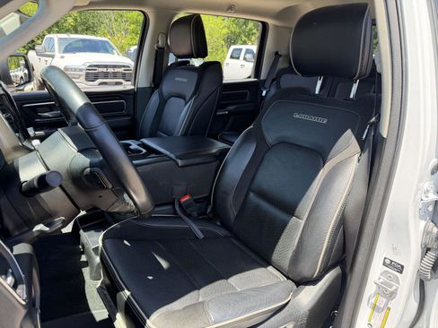 Used 2022 RAM 1500 Laramie AWD/4WD image 16