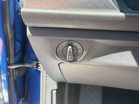 Used 2024 Volkswagen Jetta SE FWD image 22