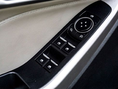 Used 2023 Ford Explorer XLT w/ Equipment Group 202A image 11