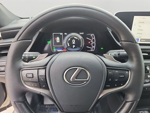 Used 2024 Lexus ES 300h w/ Luxury Package image 21
