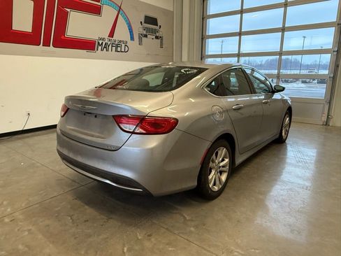 Used 2016 Chrysler 200 Limited w/ Convenience Group image 3