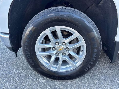 Used 2019 Chevrolet Silverado 1500 LT w/ Convenience Package AWD/4WD image 7